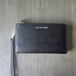Michael Kors Adele Leather Smartphone Wallet